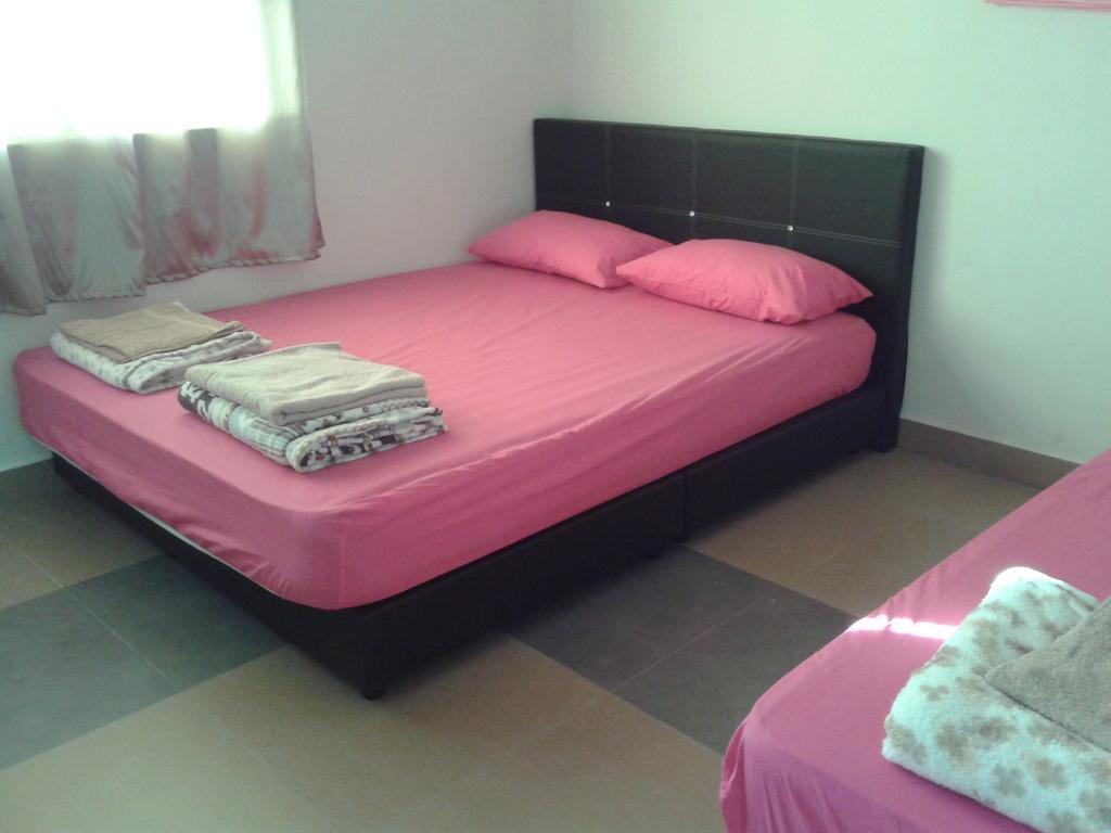 Iz Budget Kampung Kuala Besut Room photo