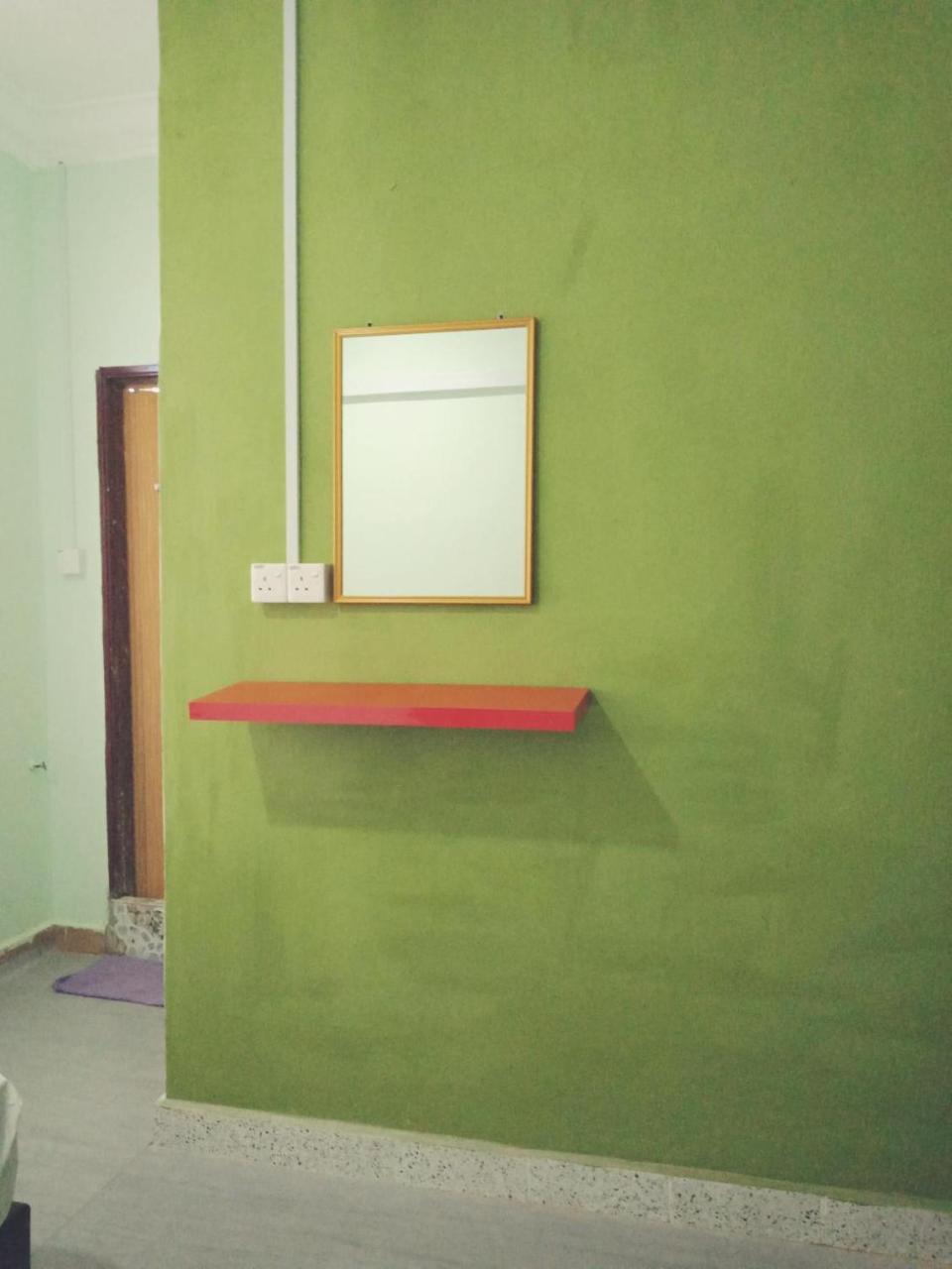 Iz Budget Kampung Kuala Besut Exterior photo